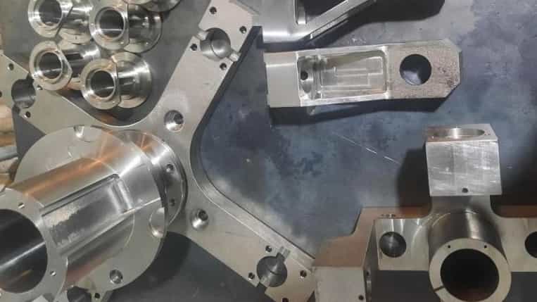 فراساخت ارائه خدمات دقیق تراش و فرز CNC